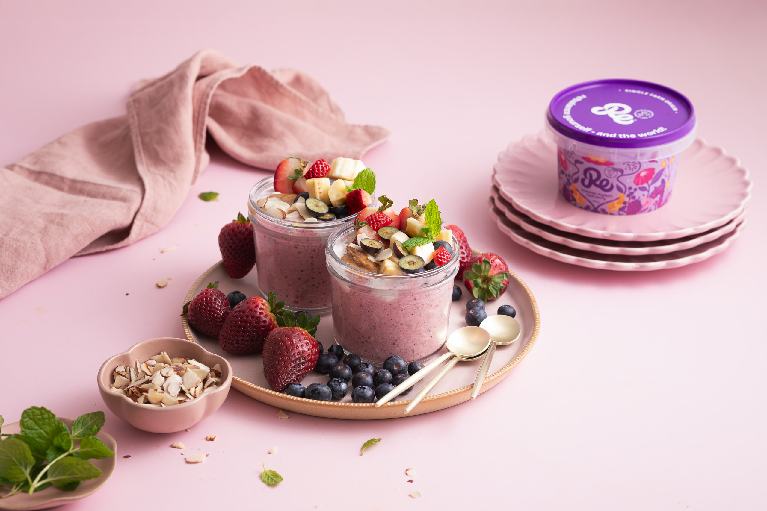 Berry, Vanilla & Almond Overnight Oats